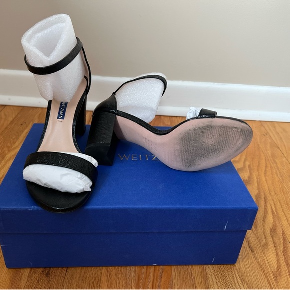 Stuart Weitzman Nearly Nude Heels. - Picture 6 of 7